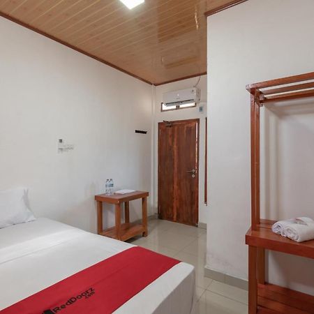 Reddoorz Syariah Near Jakabaring Sport City 巨港 外观 照片